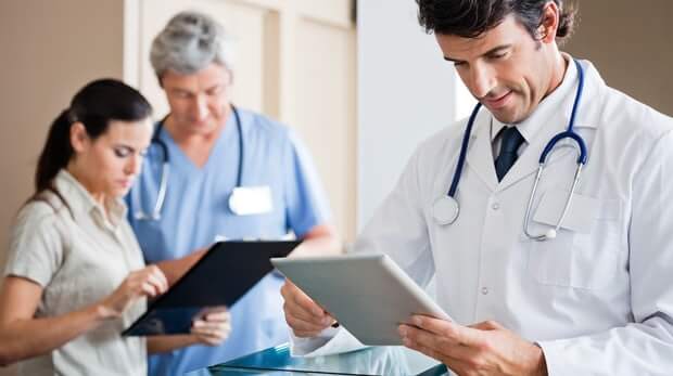 healthtap_facebook-messenger_chat-bot_arzt_tablet