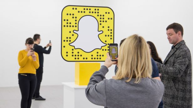 leerer pop up store, lego und snapchat
