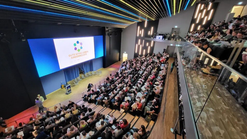Kinderrechte P3000 Saal